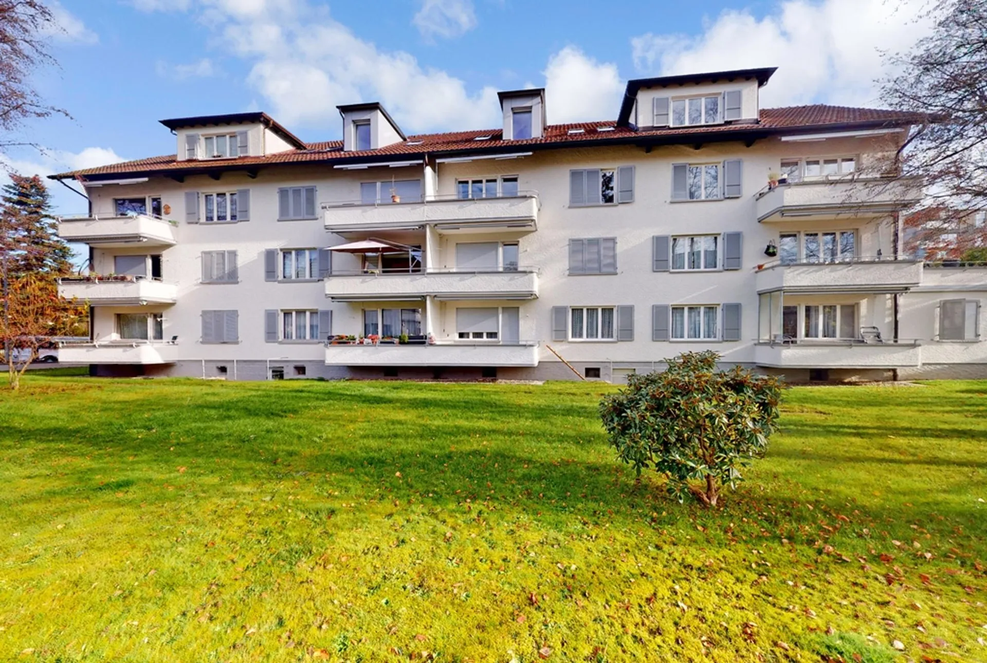 3 1/2 Zimmerwohnung, 2. Stock rechts