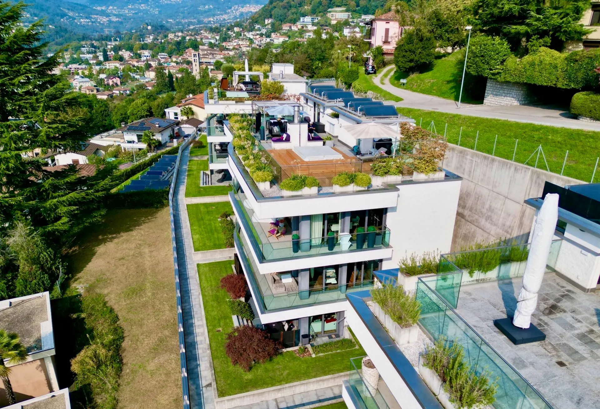 Subaffitto - Elegante Appartamento Arredato con Giardino Privato