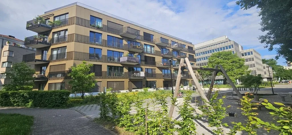 Grosser Lagerraum nahe Goldbrunnenplatz