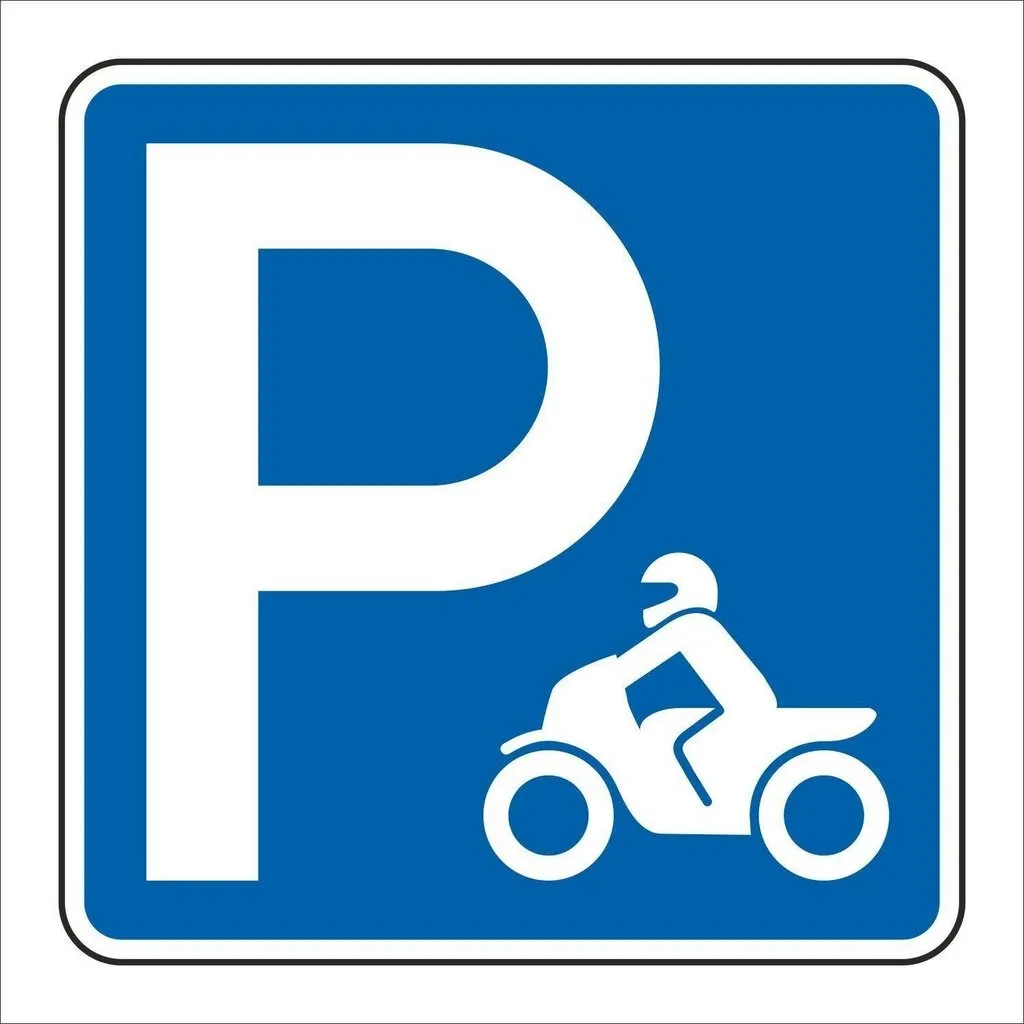 Motorradplatz im Zentrum und Nähe Bahnhof