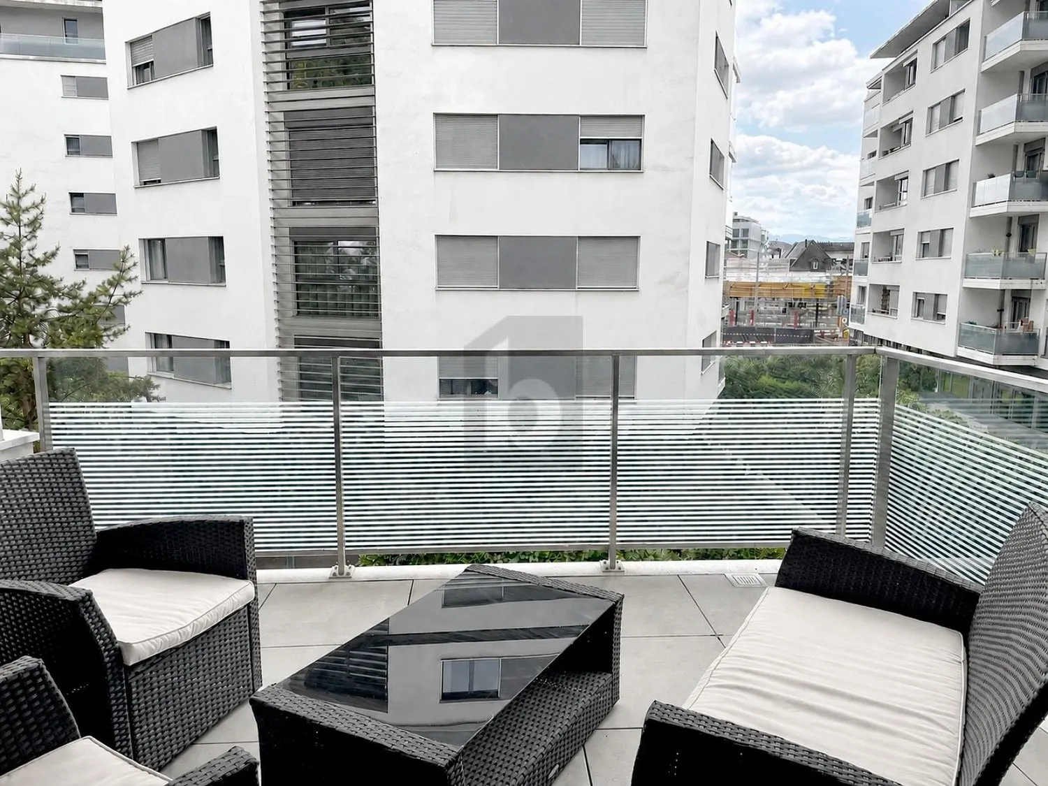 MODERNE, MEUBLÉ & CENTRAL