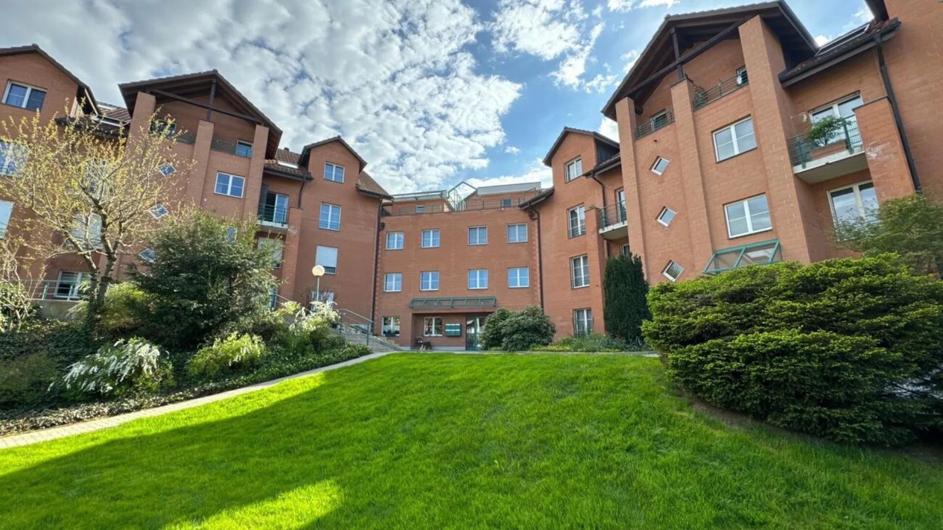 charmante 5.5 Zi.-Maisonette-Dachwohnung in gepflegter Wohnlage