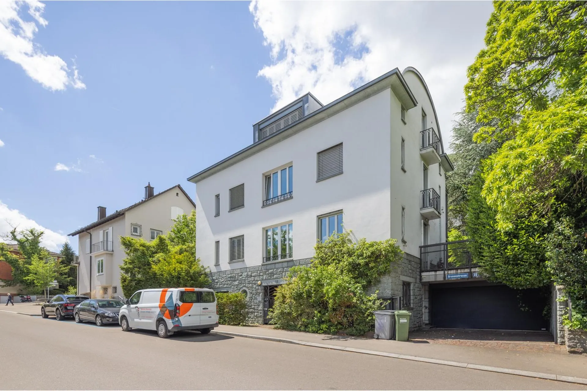 Dachgeschosswohnung mit Seesicht  Wohnen im Herzen von Zürich-Enge