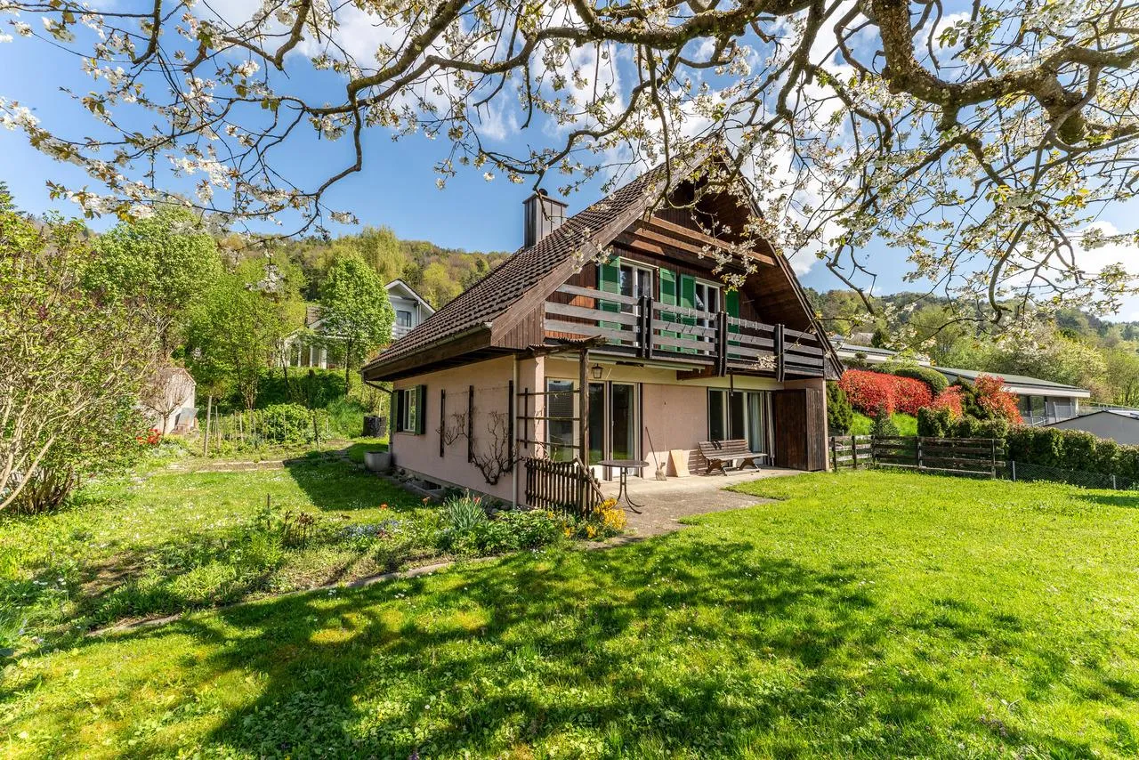 Wohnen am Sonnenhang – charmantes Einfamilienhaus mit Gartenidylle ...