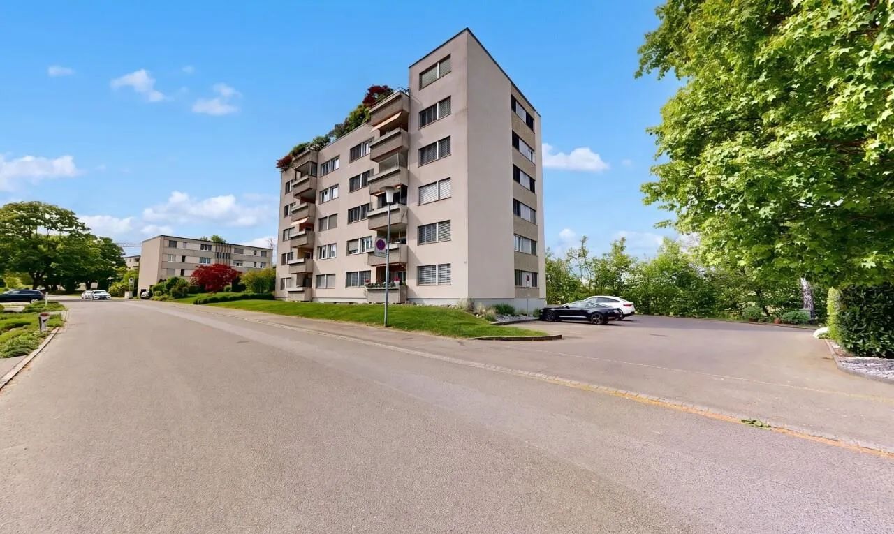 Grosszügige 4.5-Zimmer-Wohnung mit viel Potenzial an ruhiger Lage