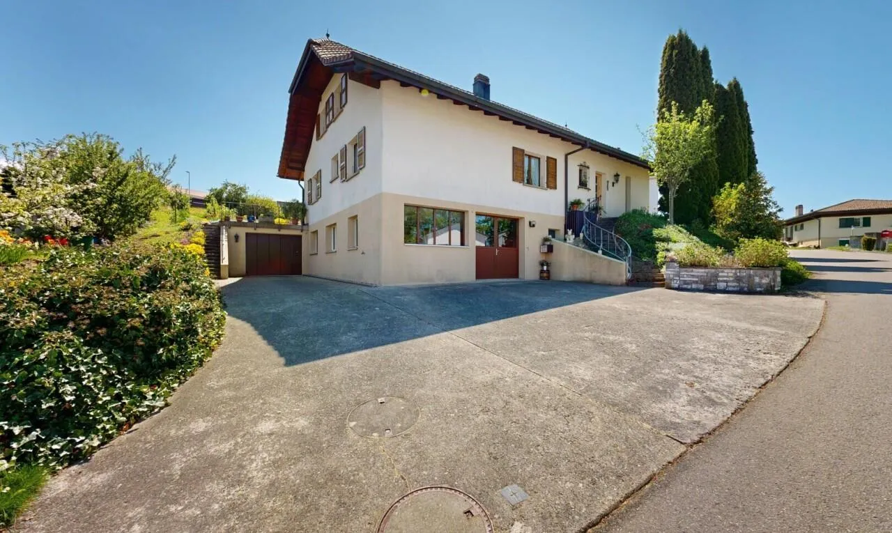 Grosszügiges Zuhause mit Werkstatt/Atelier und sonnigem Garten