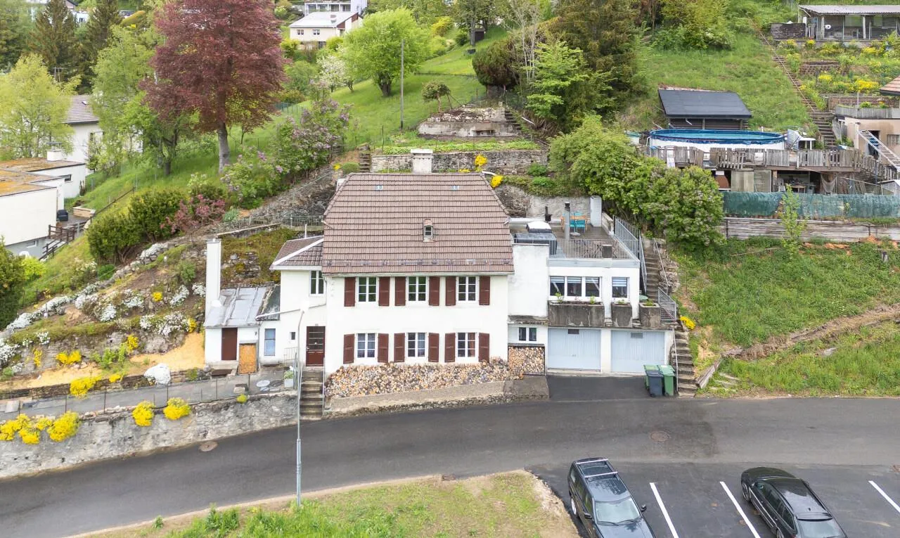 Villa de 180m² au Locle : Fort Potentiel et Vue Nature Imprenable