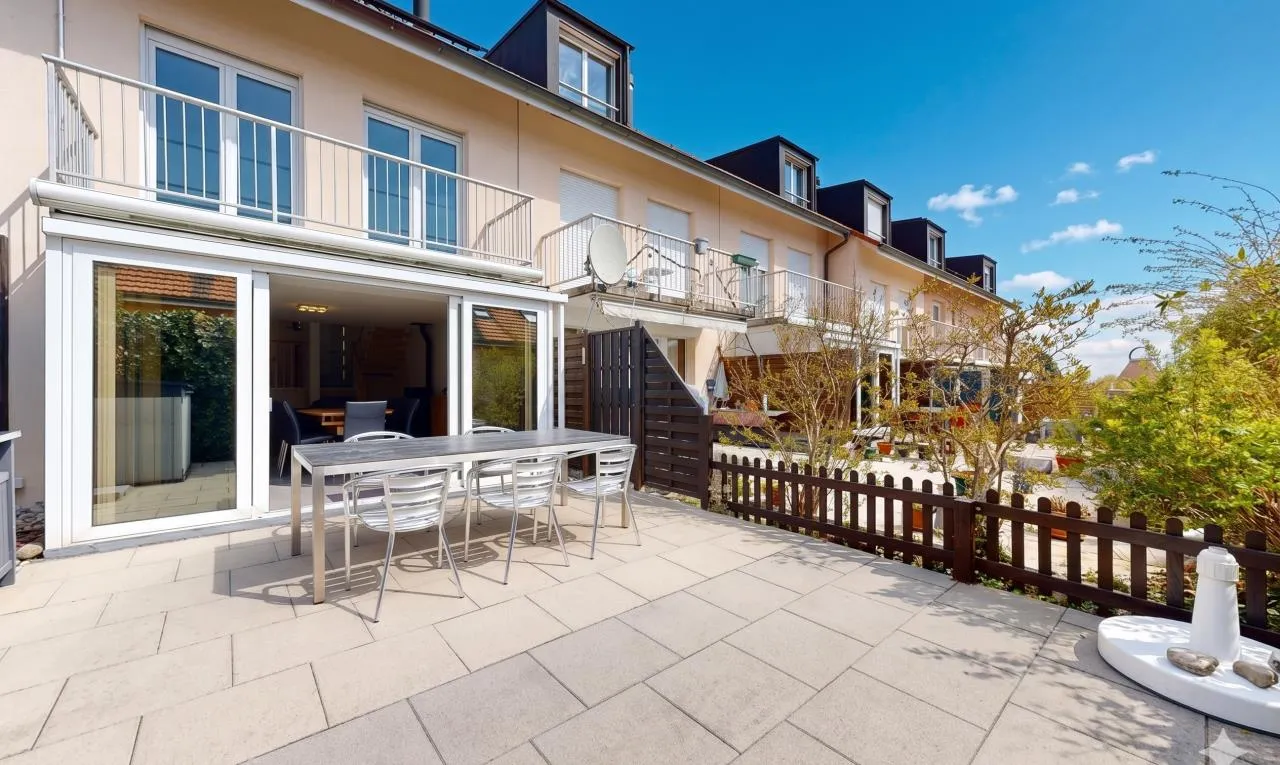Superbe maison mitoyenne avec grande terrasse