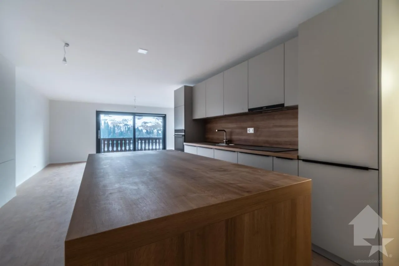 Val-d'Illiez, superbe duplex de 182 m2 avec bureau professionnel