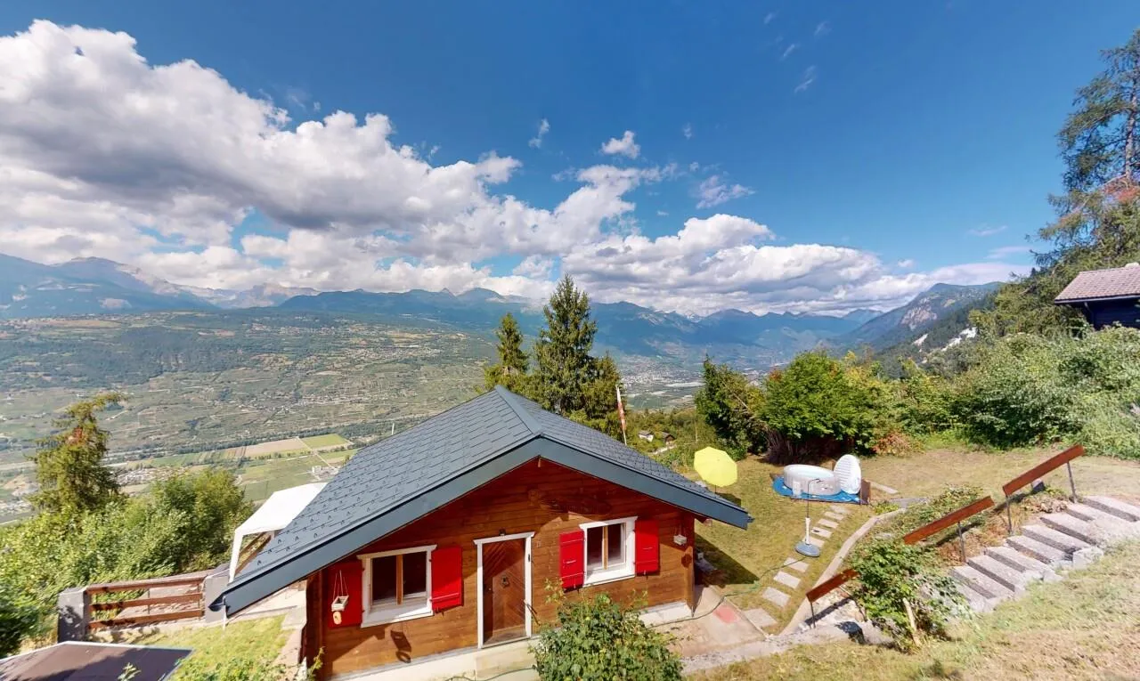 Chalet renové face aux sommets, idéal résidence secondaire