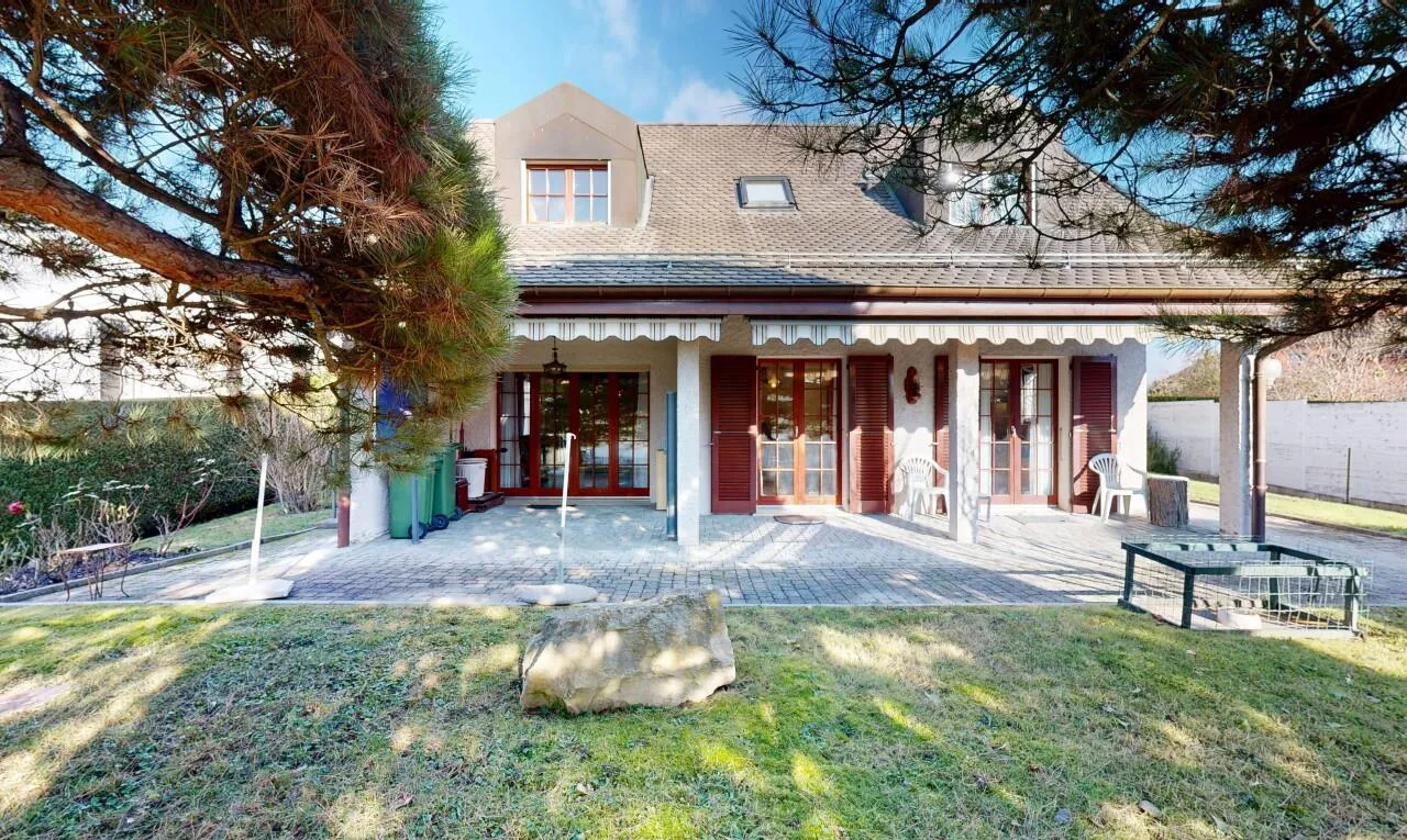 Maison 5.5pces avec vue Alpes, projet de rénovation complet disponible