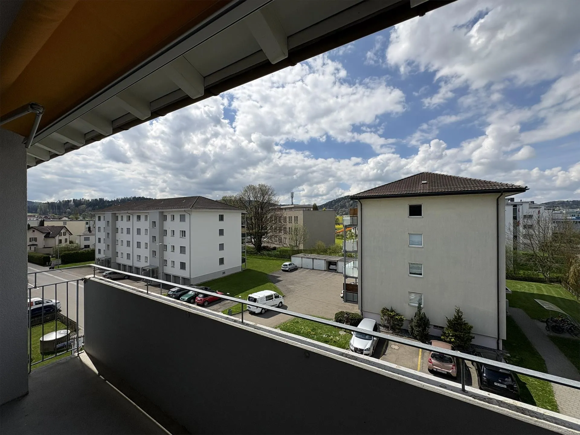 Helle 3.5 Zimmerwohnung an guter Lage zu vermieten
