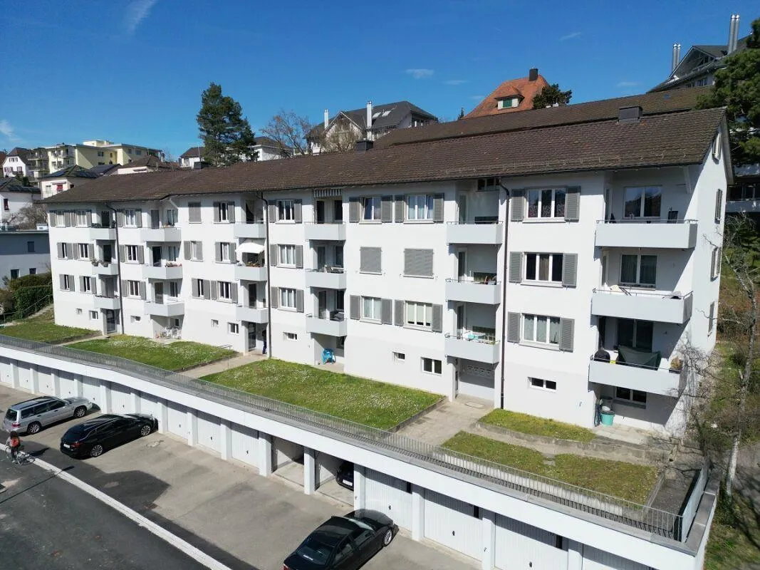 ATTRAKTIVE WOHNUNG MIT SONNIGEM BALKON