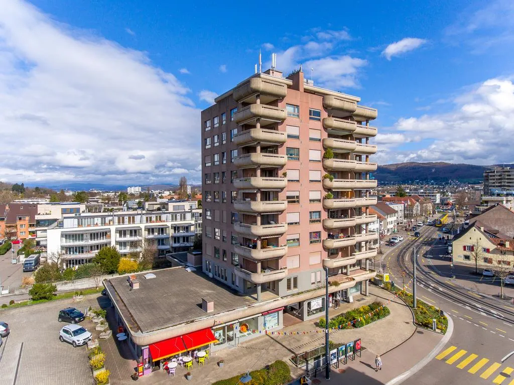 Helle 5.5-Zimmerwohnung im Zentrum von Reinach