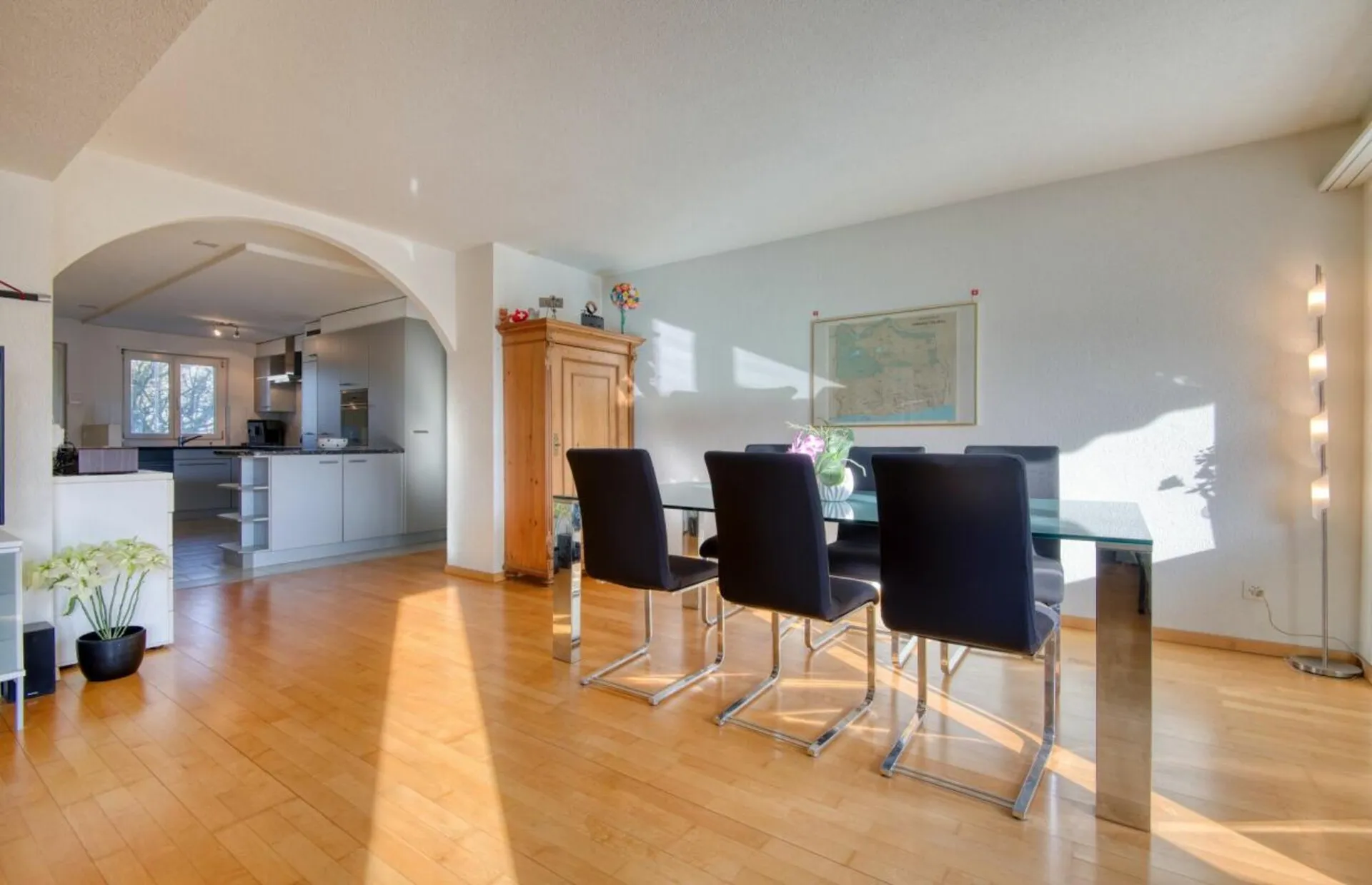 Sonne und Stadtnähe: 3½-ZIMMER-WOHNUNG (EHEMALS 4.5ZI.) AN BELIEBTER LAGE