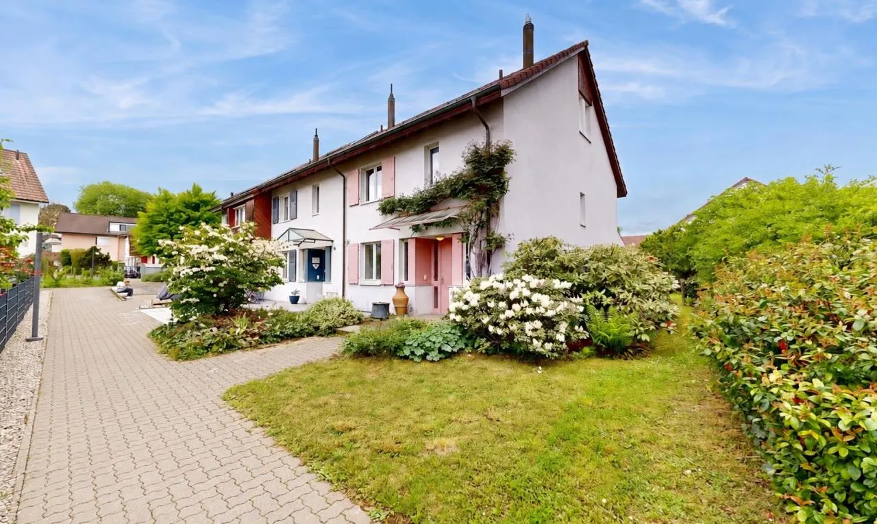5.5-Zimmer Eckhaus mit Gartenidylle in familienfreundlicher Lage