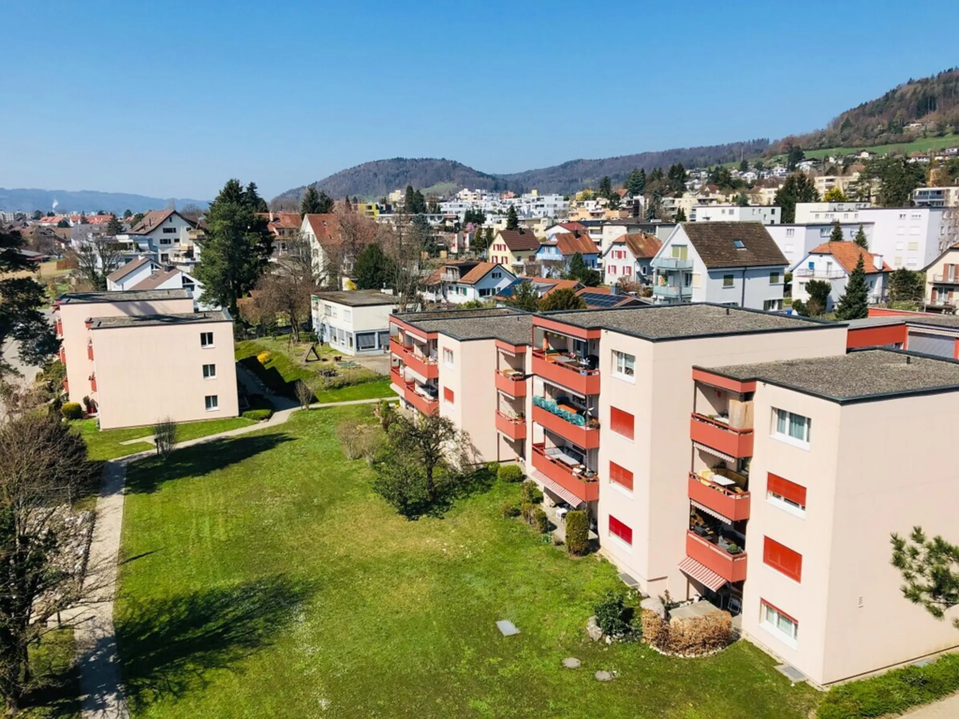 4 Zimmer-Wohnung an schöner Lage in Unterengstringen