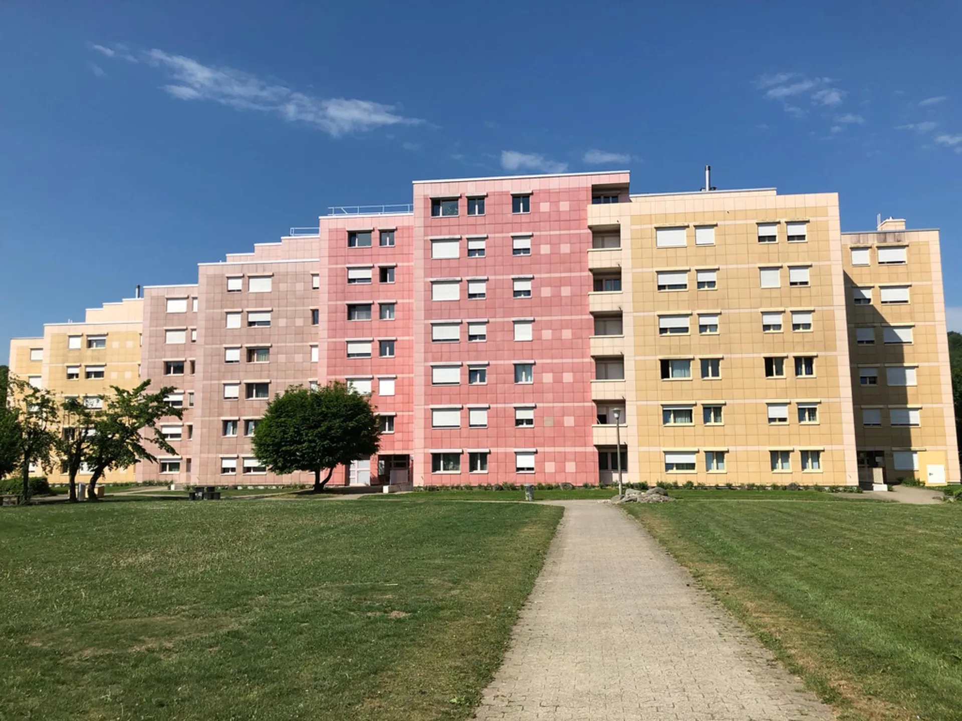 Nahe Einkaufszentrum und ÖV