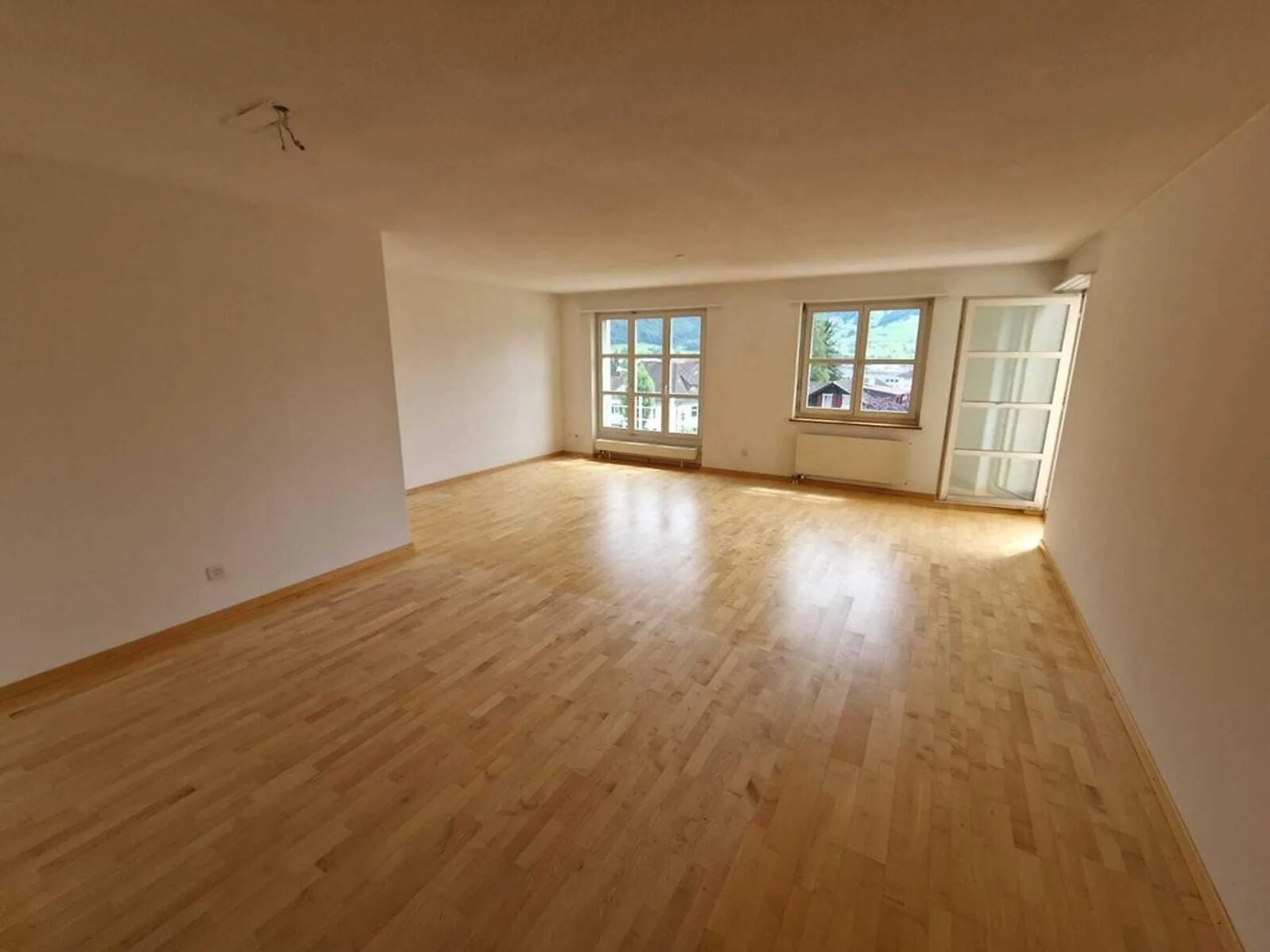 Grosszügige 4.5-Zimmer-Wohnung zu vermieten