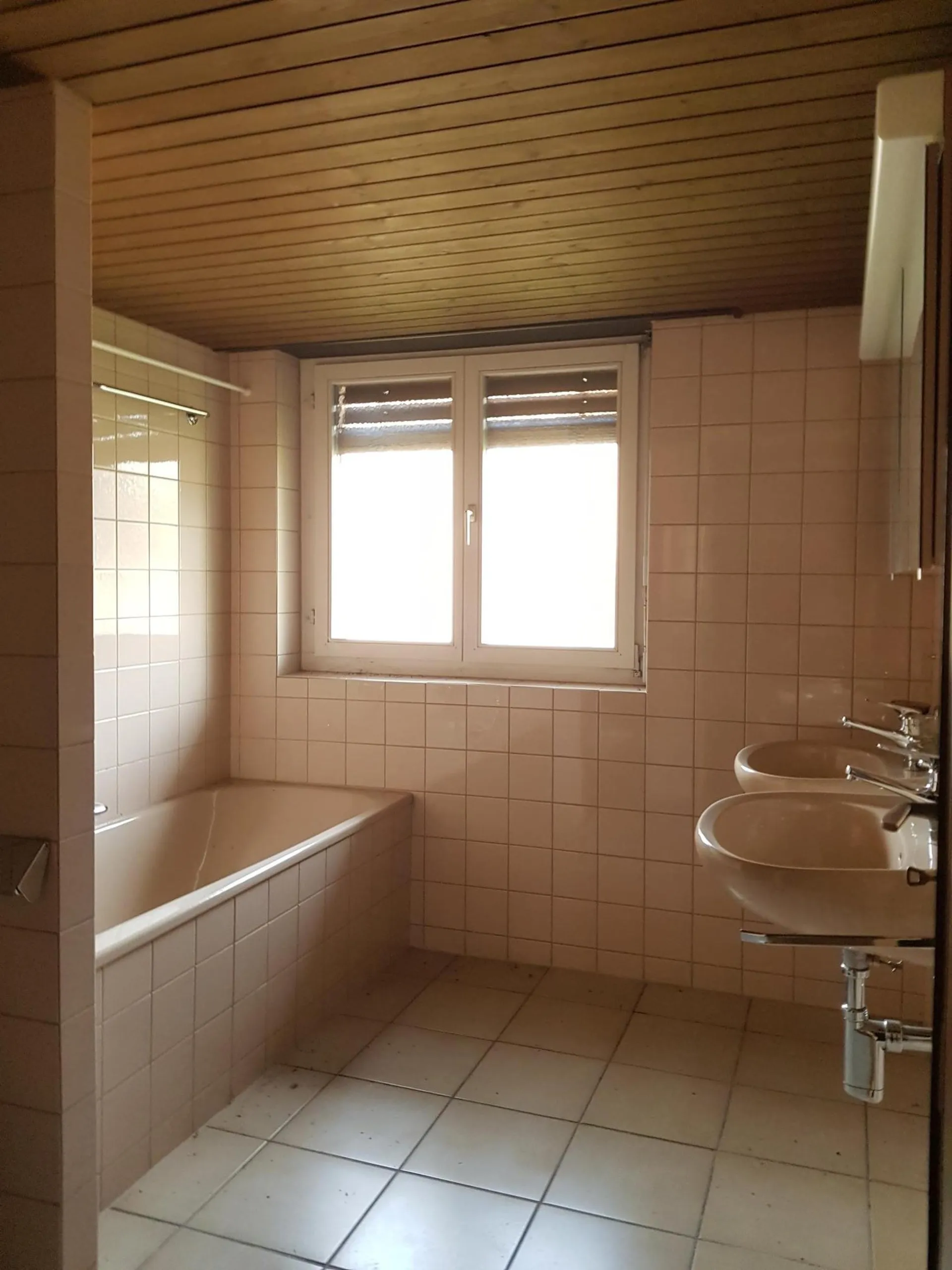 Grosszügige 4.5-Zimmer-Wohnung mit Balkon und schöner Aussicht in Bubendorf