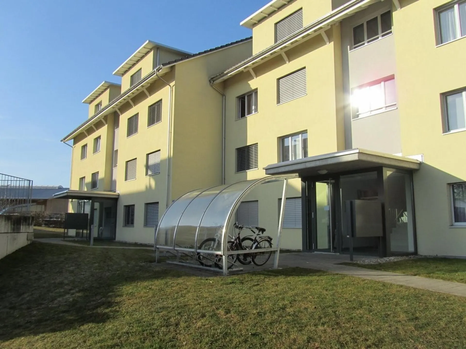 Familienfreundliche, helle 5.5 Zimmerwohnung