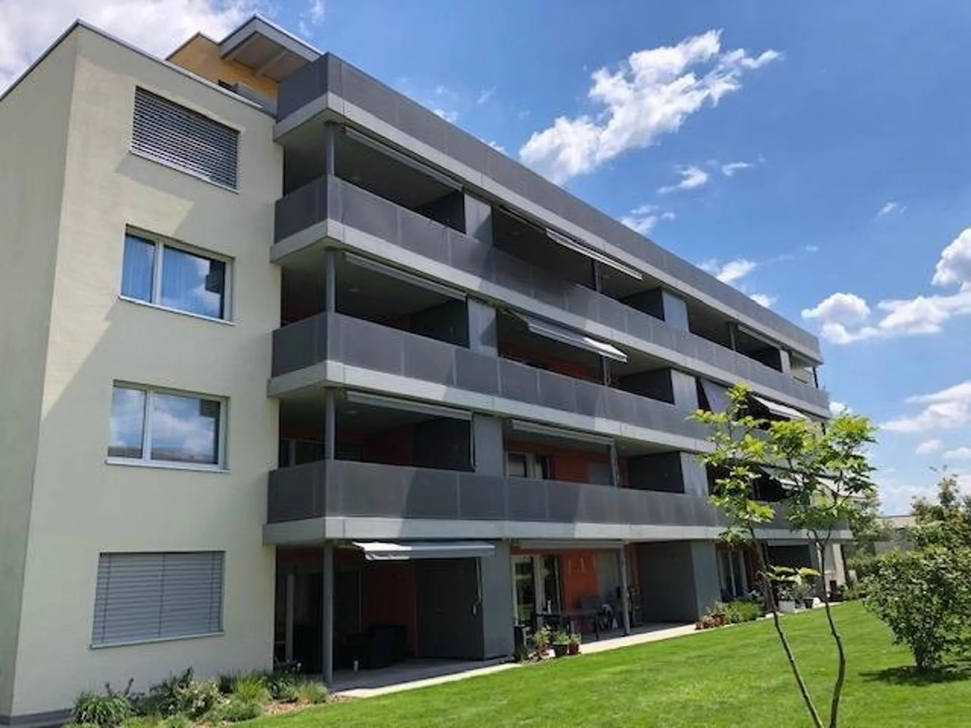 wunderschöne 4.5 Zimmerwohnung mit Waschturm