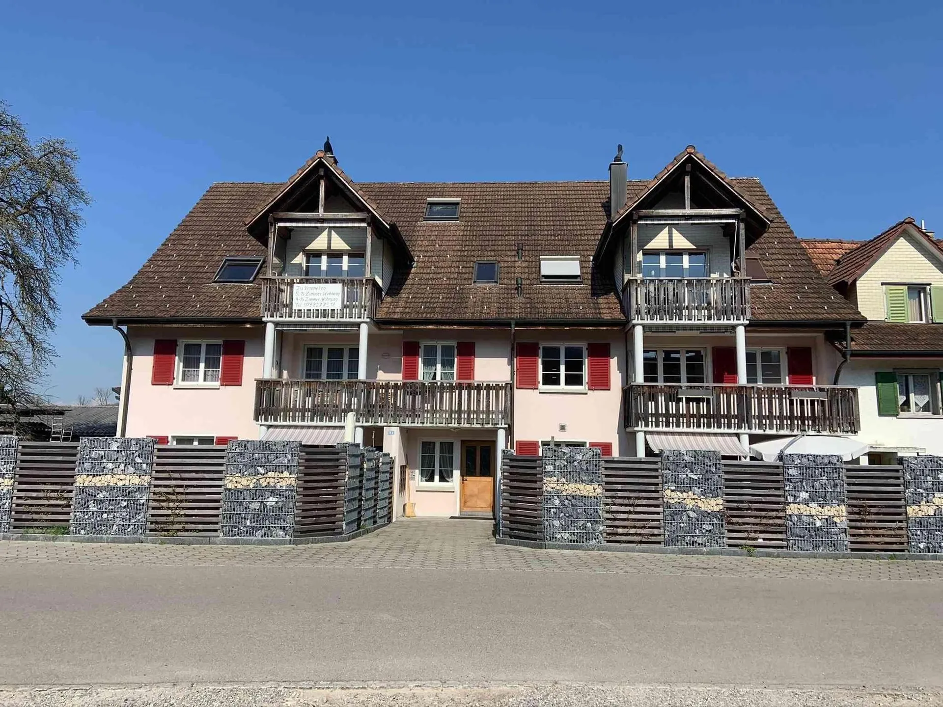 Grosszügige 5½-Zimmer-Dachwohnung mit Balkon und Cheminée