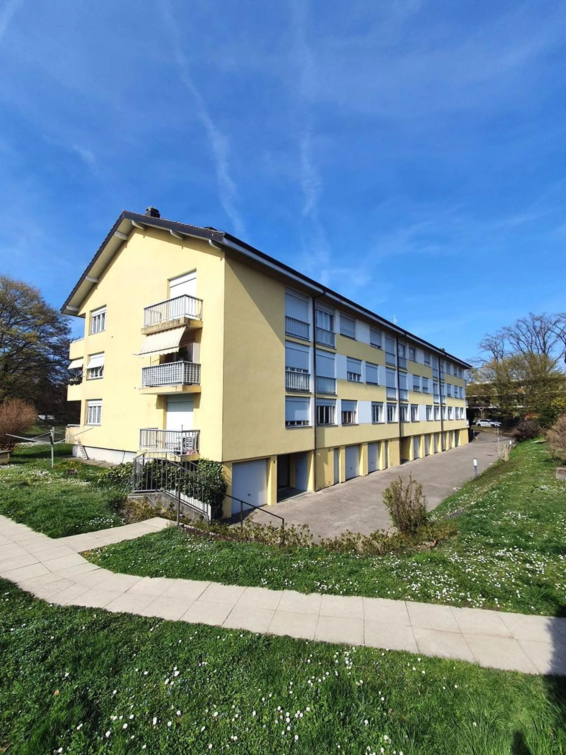 Appartement de 4 pièces, situé dans les combles.