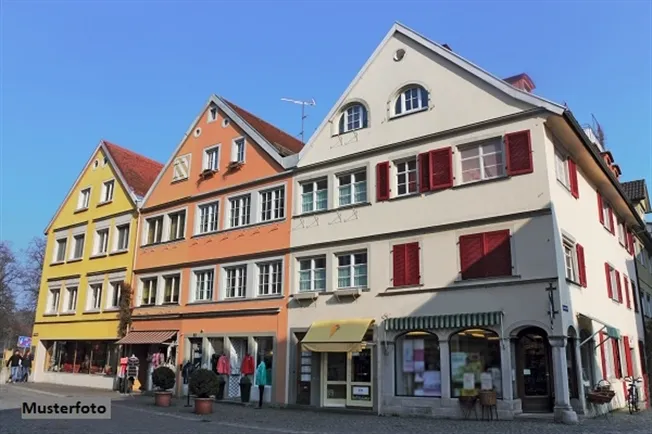 *Wohn- und Geschäftshaus*