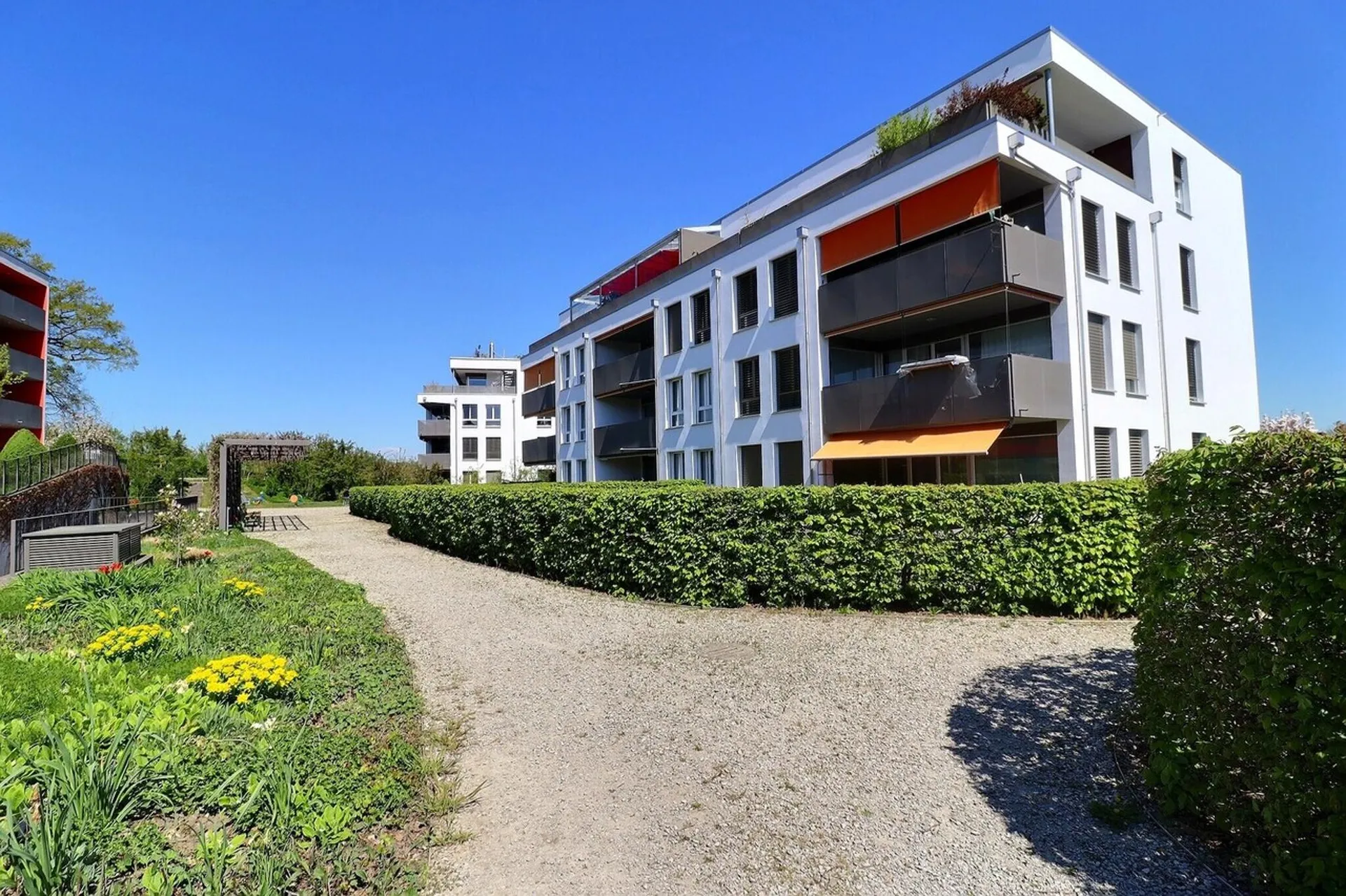 4½ pièces au rez avec terrasse et jardin