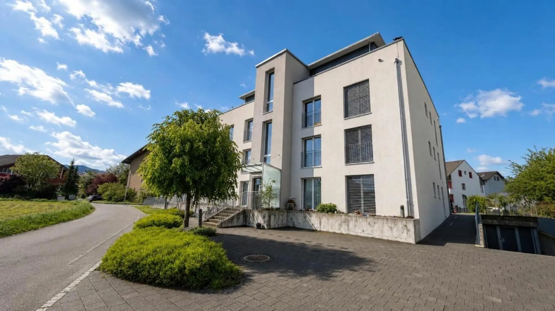 Moderne Gartenwohnung mit sonnigem Sitzplatz