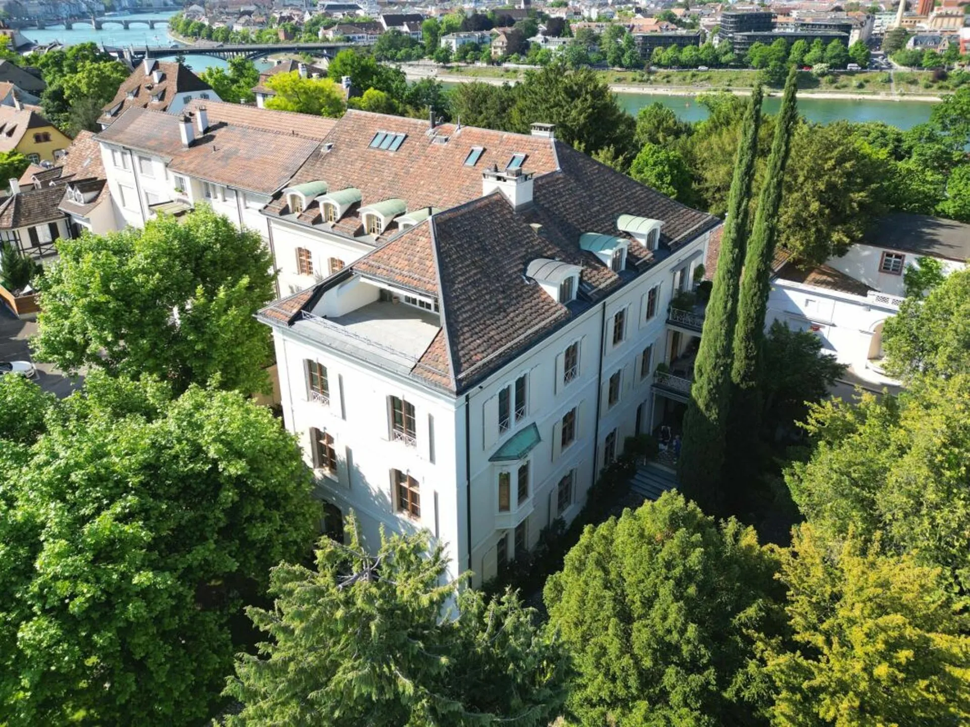 Altbaucharme vom Feinsten - Maisonette-Dachwohnung inkl. Parkplatz