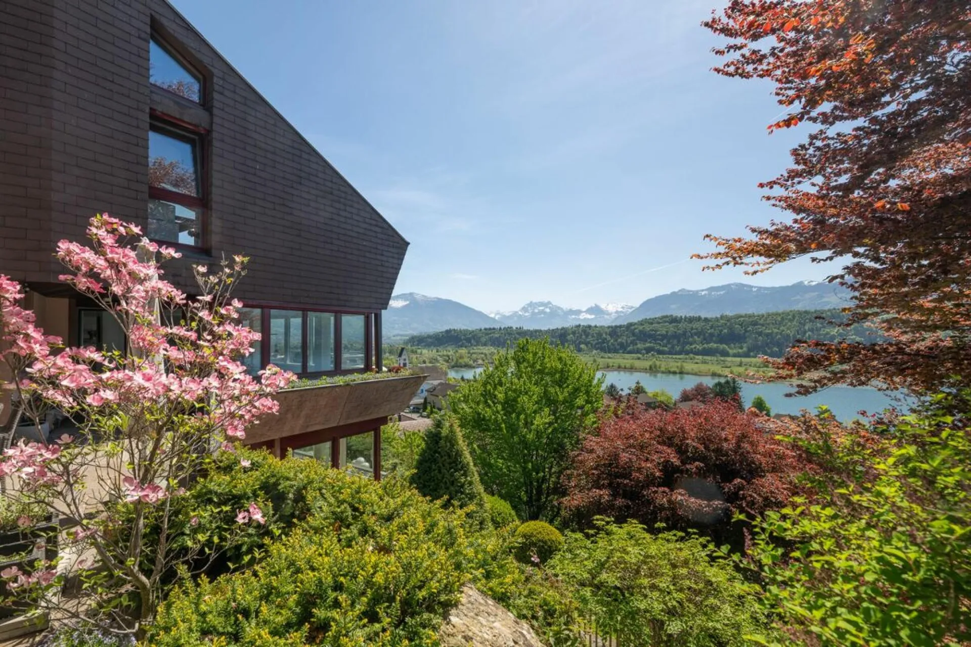 Maisonette-Wohnung mit atemberaubender Seesicht und Panoramablick