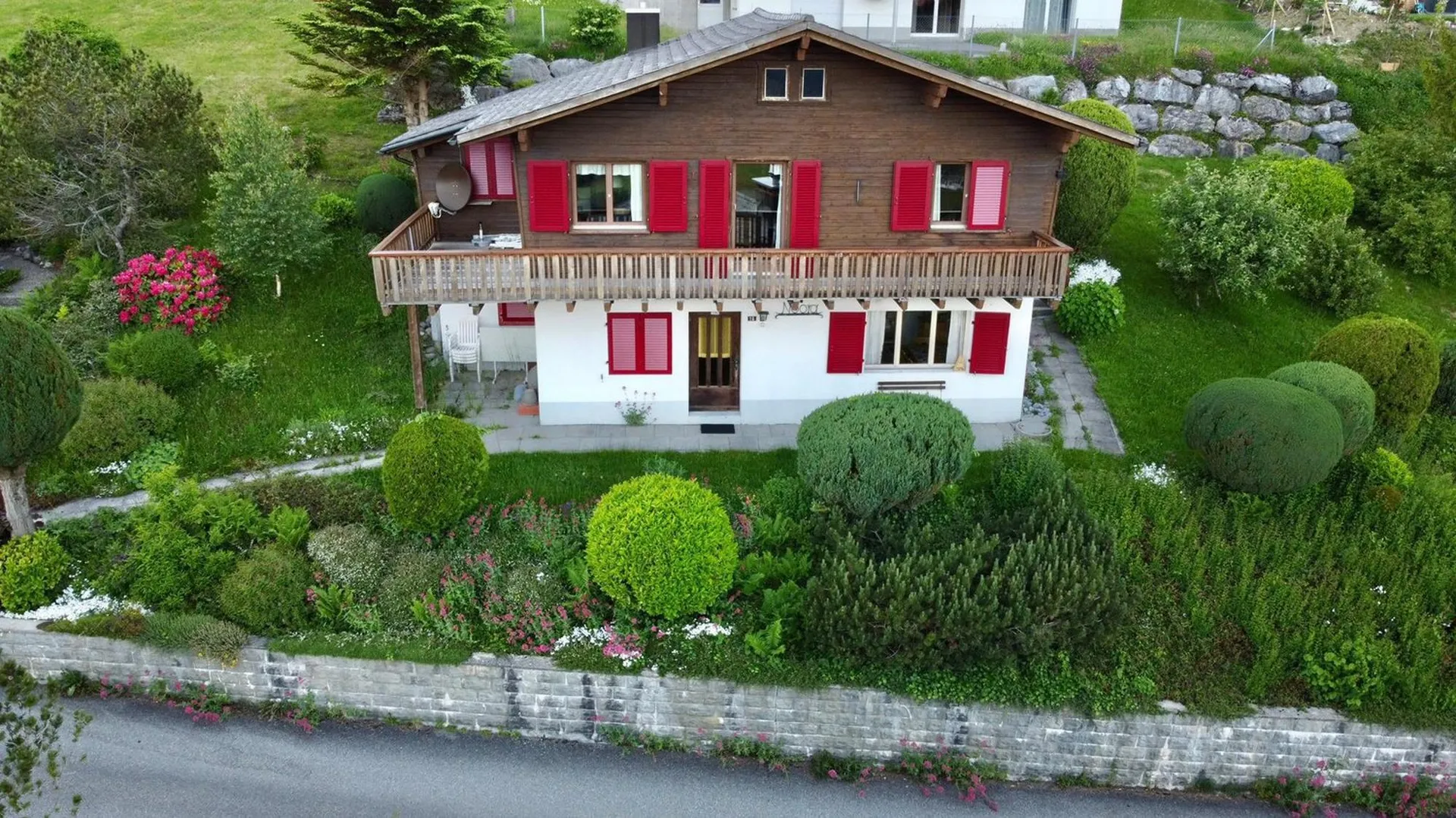 Charmantes 6-Zimmer-Chalet an fantastischer Aussichtsslage