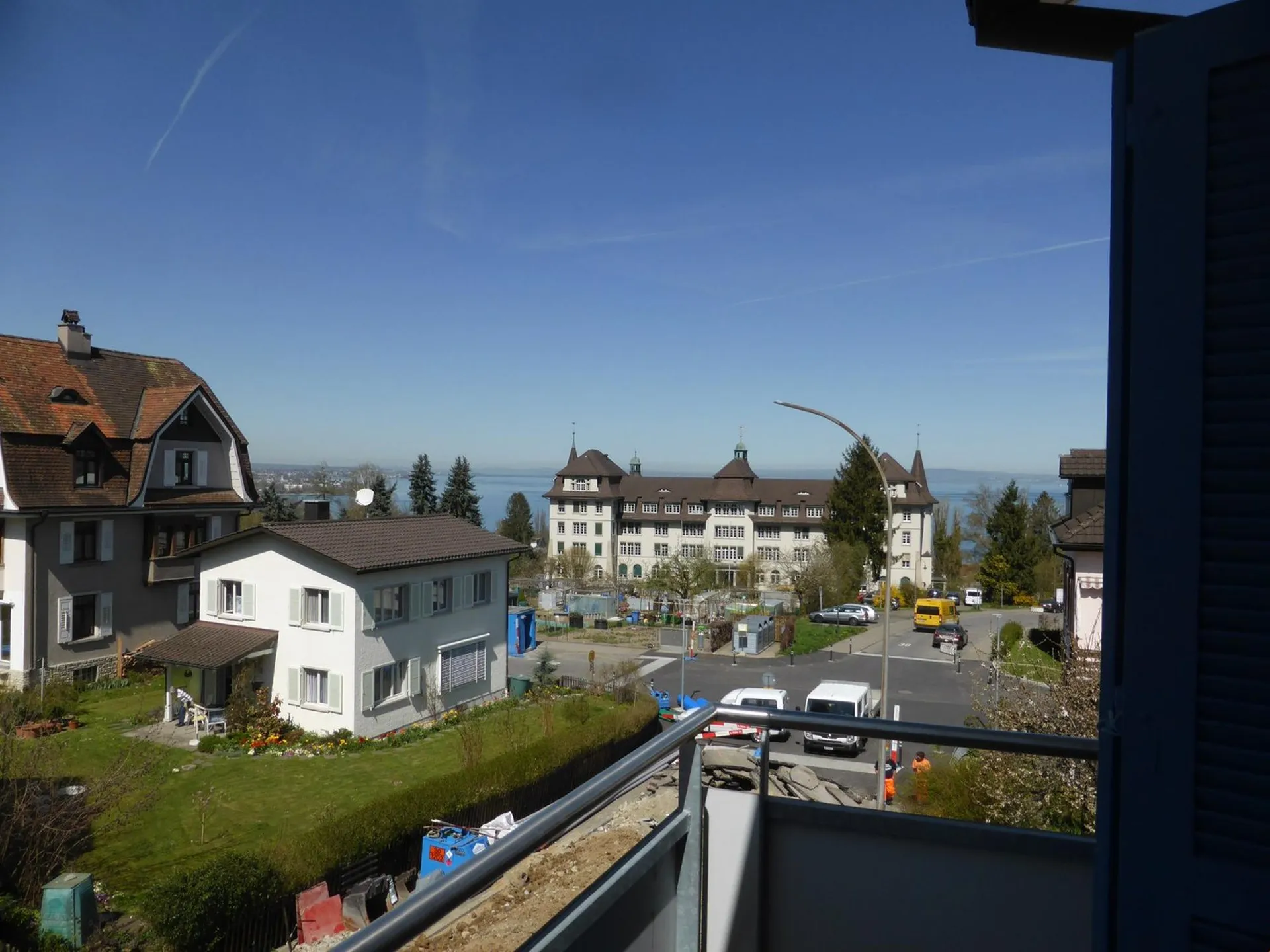 geräumige und helle 4 ½-Zimmer-Wohnung mit Balkon