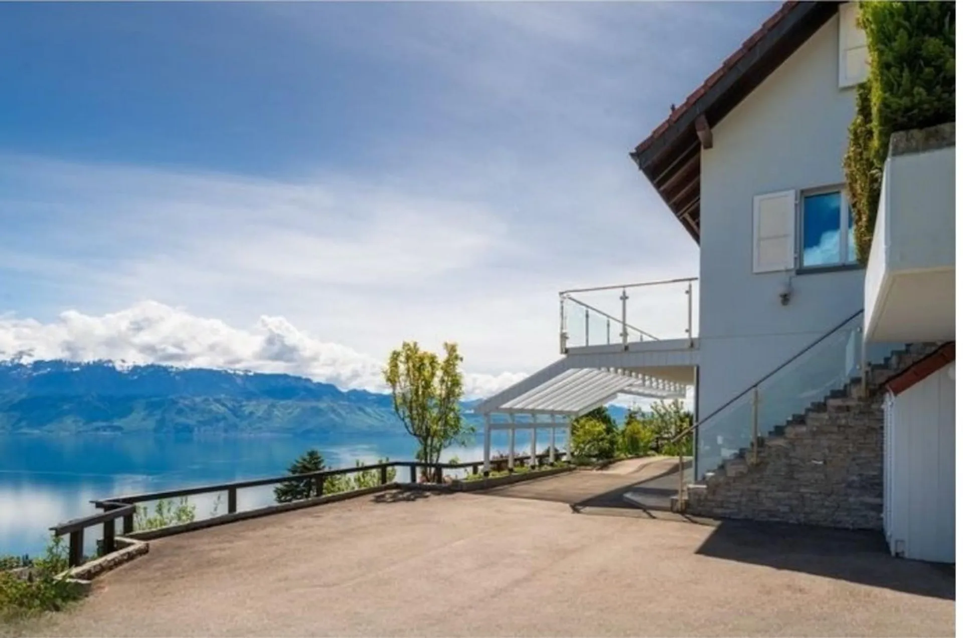 Maison individuelle avec vue lac