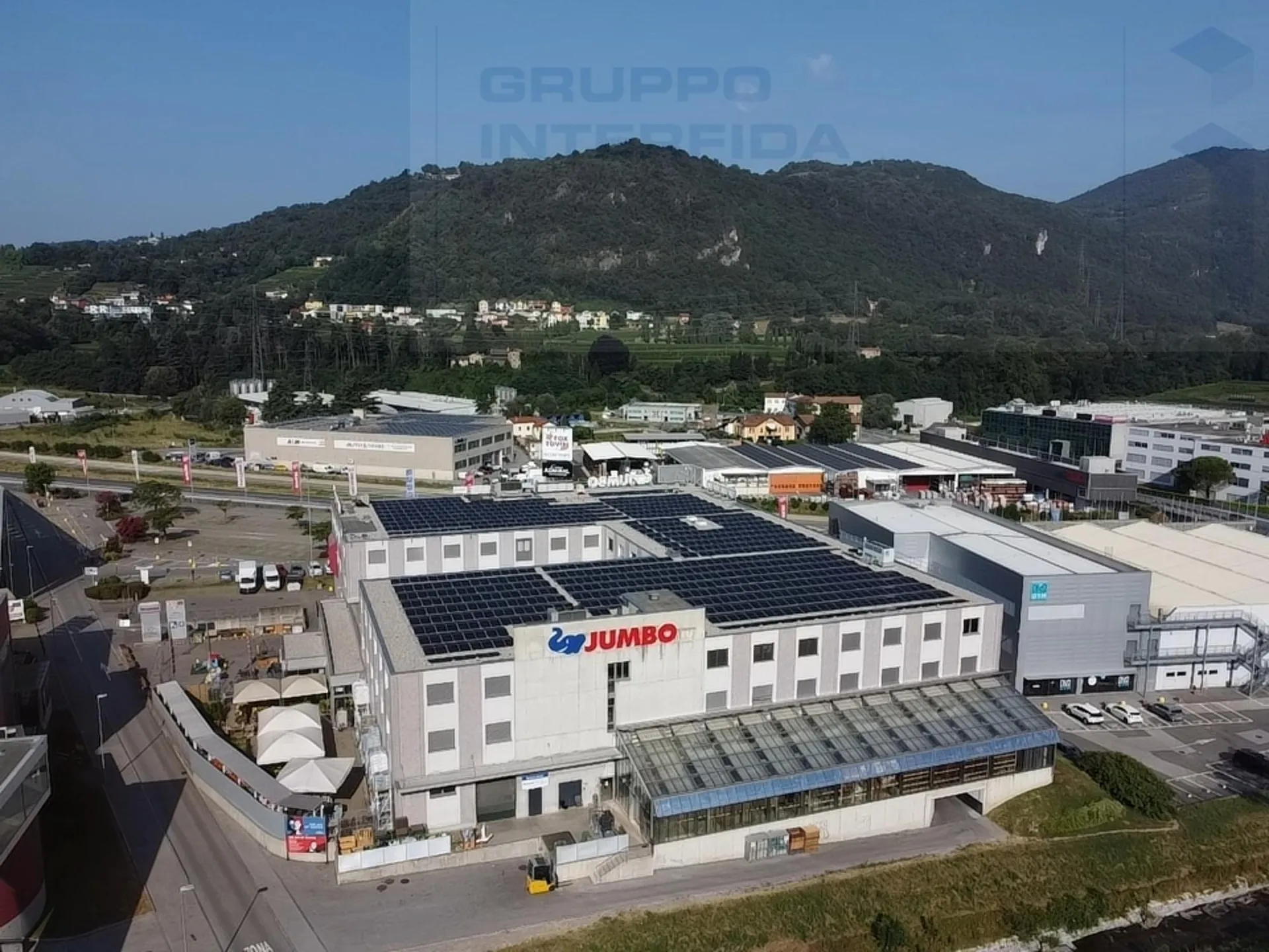 SPAZIOSI UFFICI RISTRUTTURATI A MENDRISIO ZONA FOXTOWN