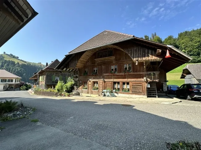 3-Zimmer-Wohnung, Parterre mit Garten