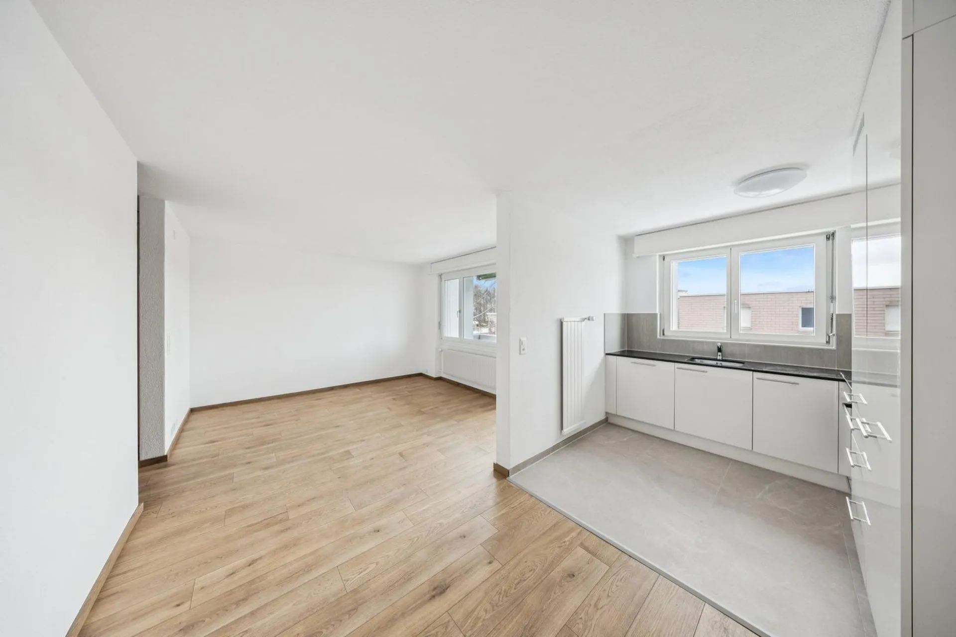neu sanierte 1.5-Zimmer-Wohnung mit Balkon in Sumiswald