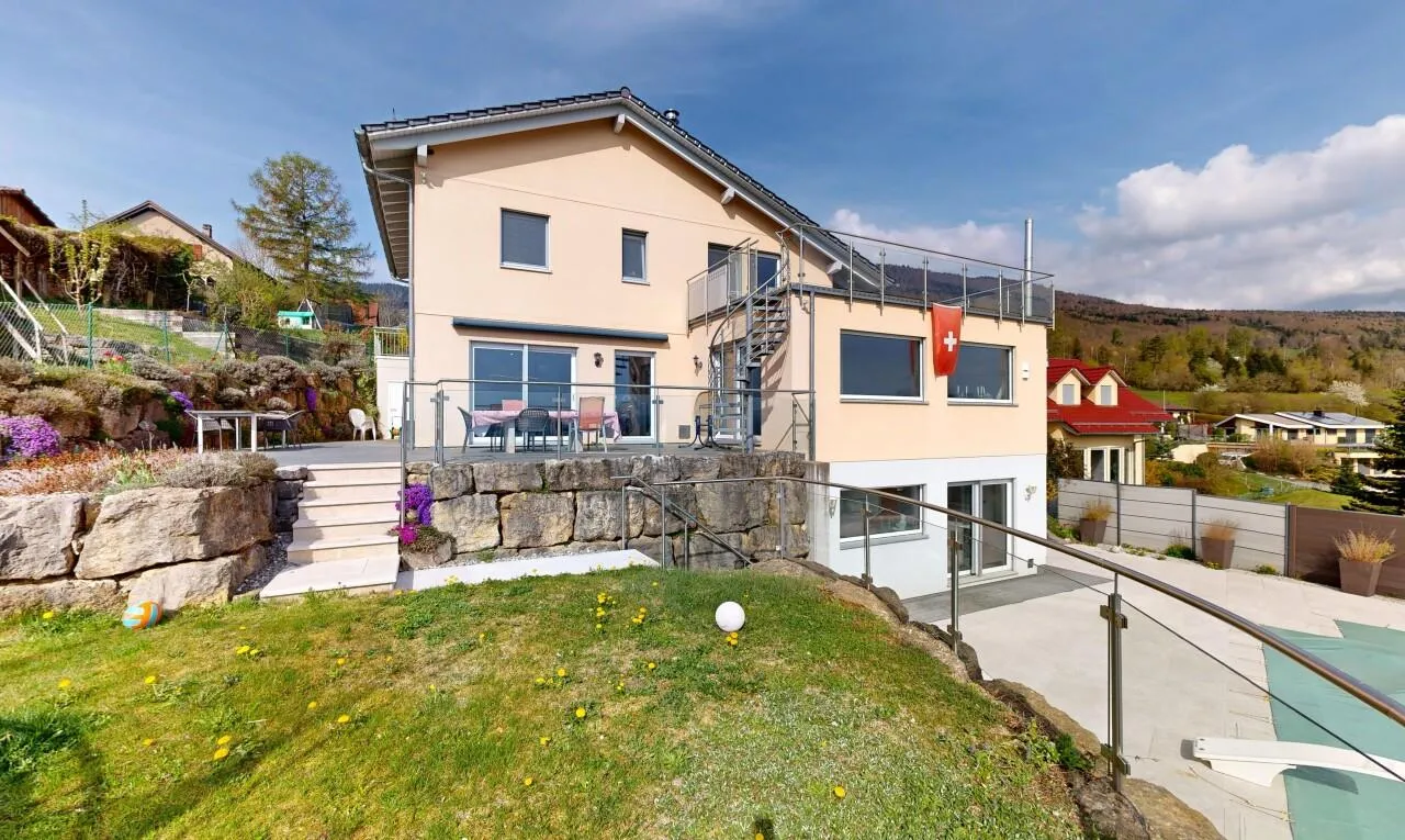 Maison passive avec studio, piscine et vue dégagée
