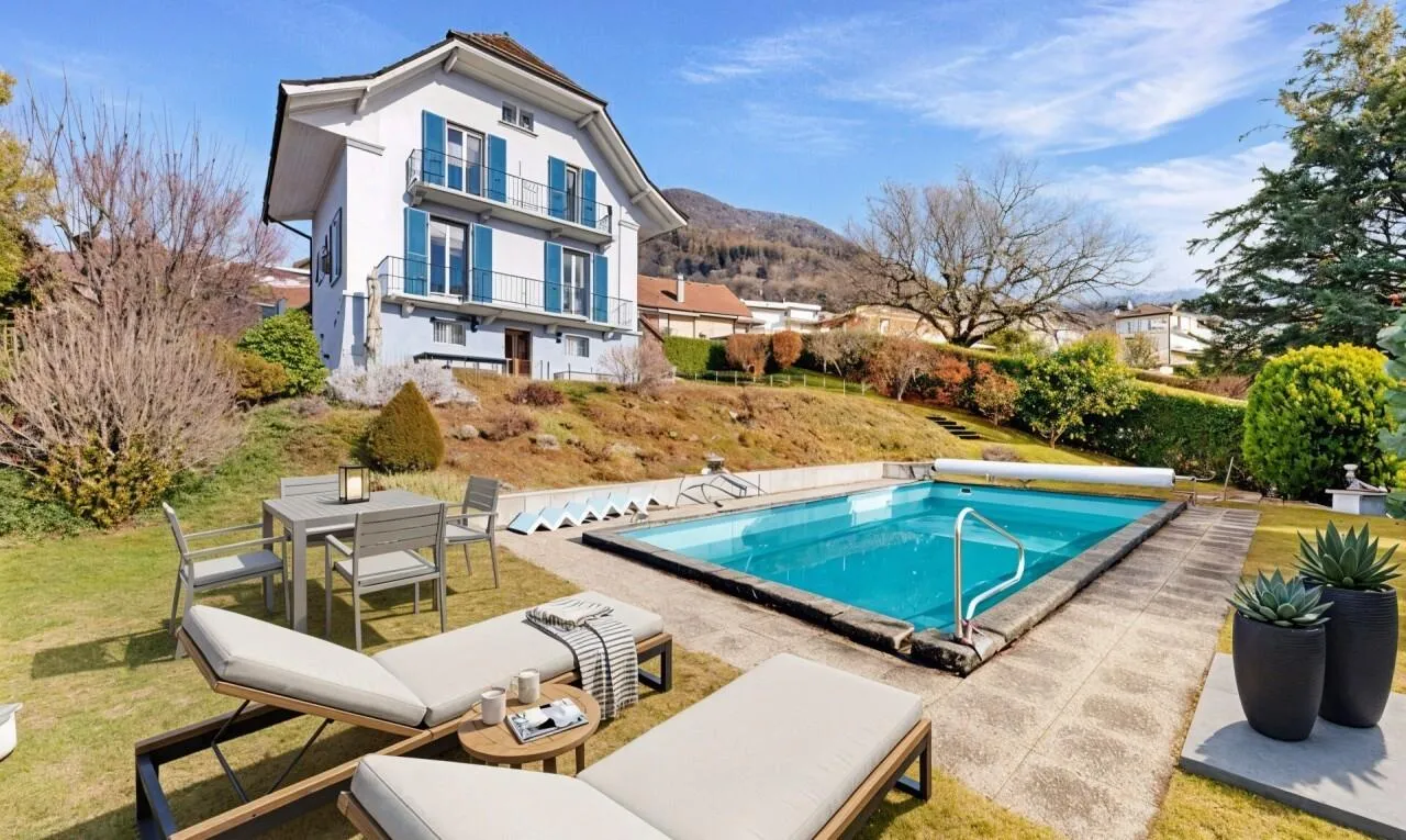 Superbe villa avec piscine et panorama unique sur le lac et les Alpes