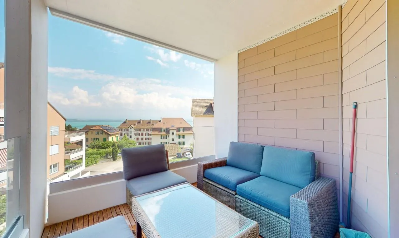 Appartement rénové de 4,5 pièces avec vue  sur le lac !
