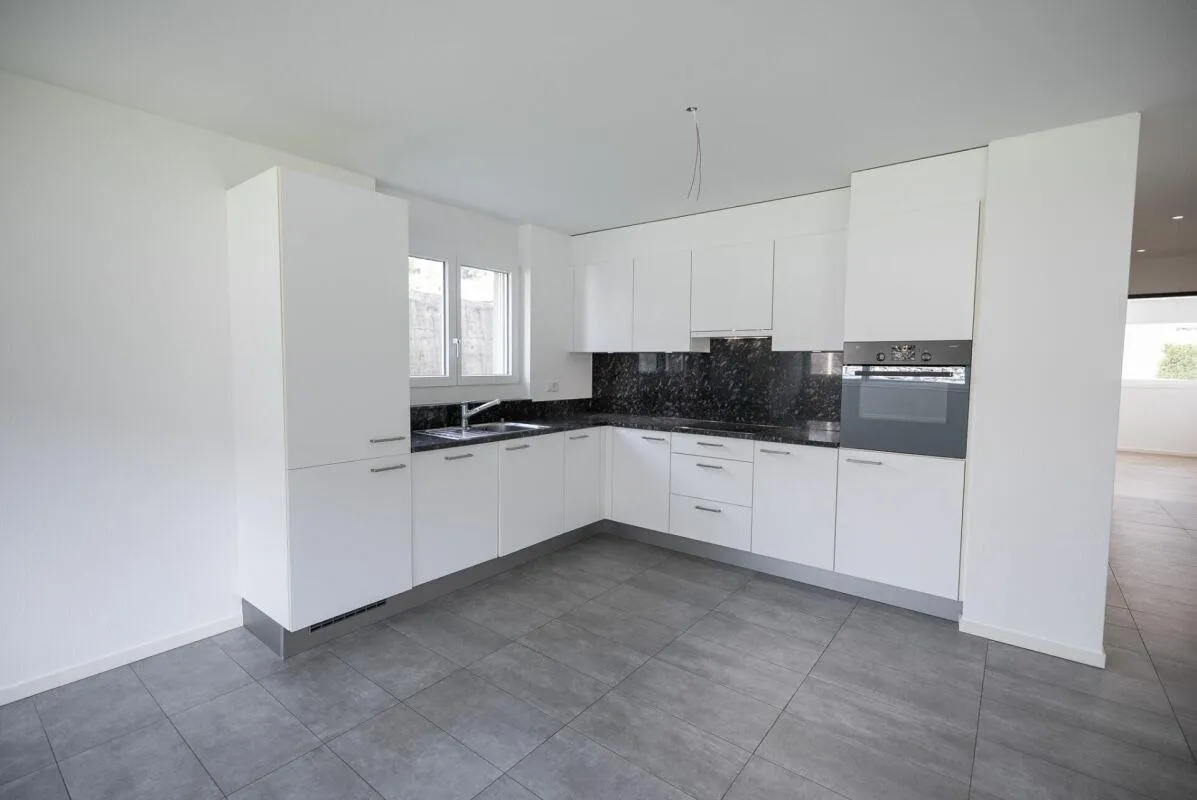 Vendiamo speciale 4.5 locali a Monte Carasso