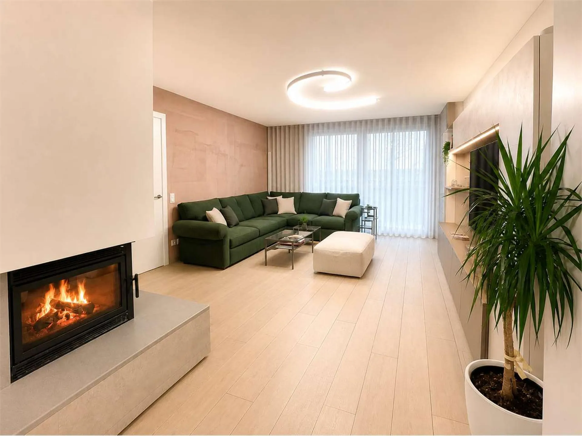 Appartamento moderno arredato in affitto con vista panoramica sul lago
