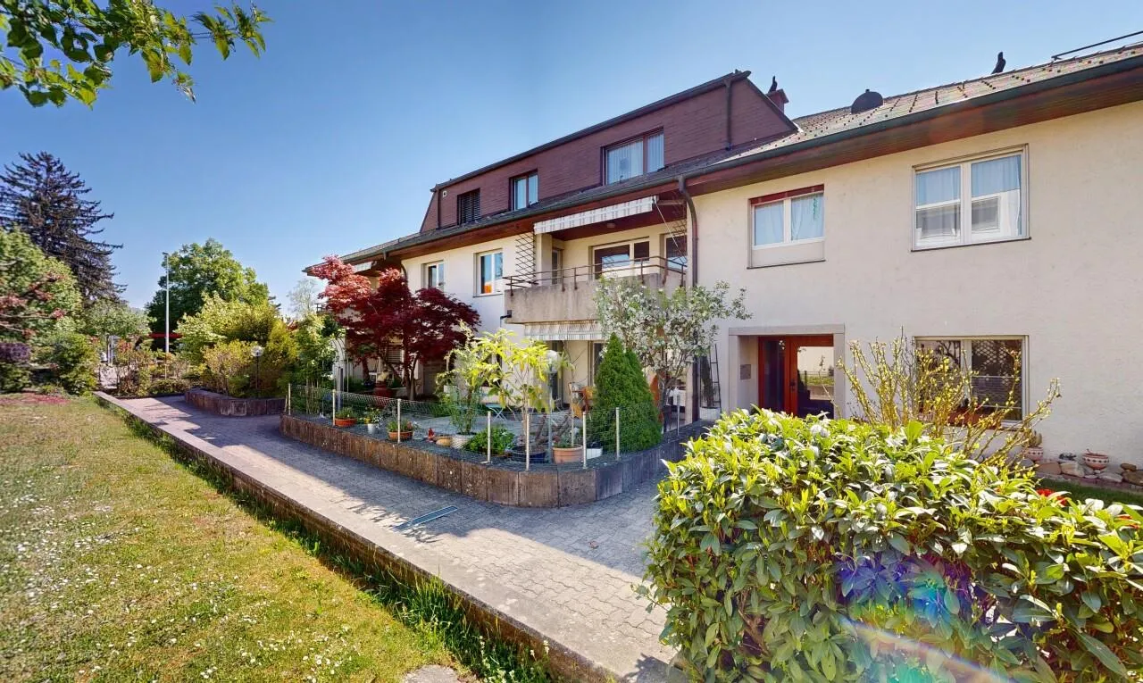 Grosszügige 5-Zimmer-Wohnung mit zwei Balkonen und Lift