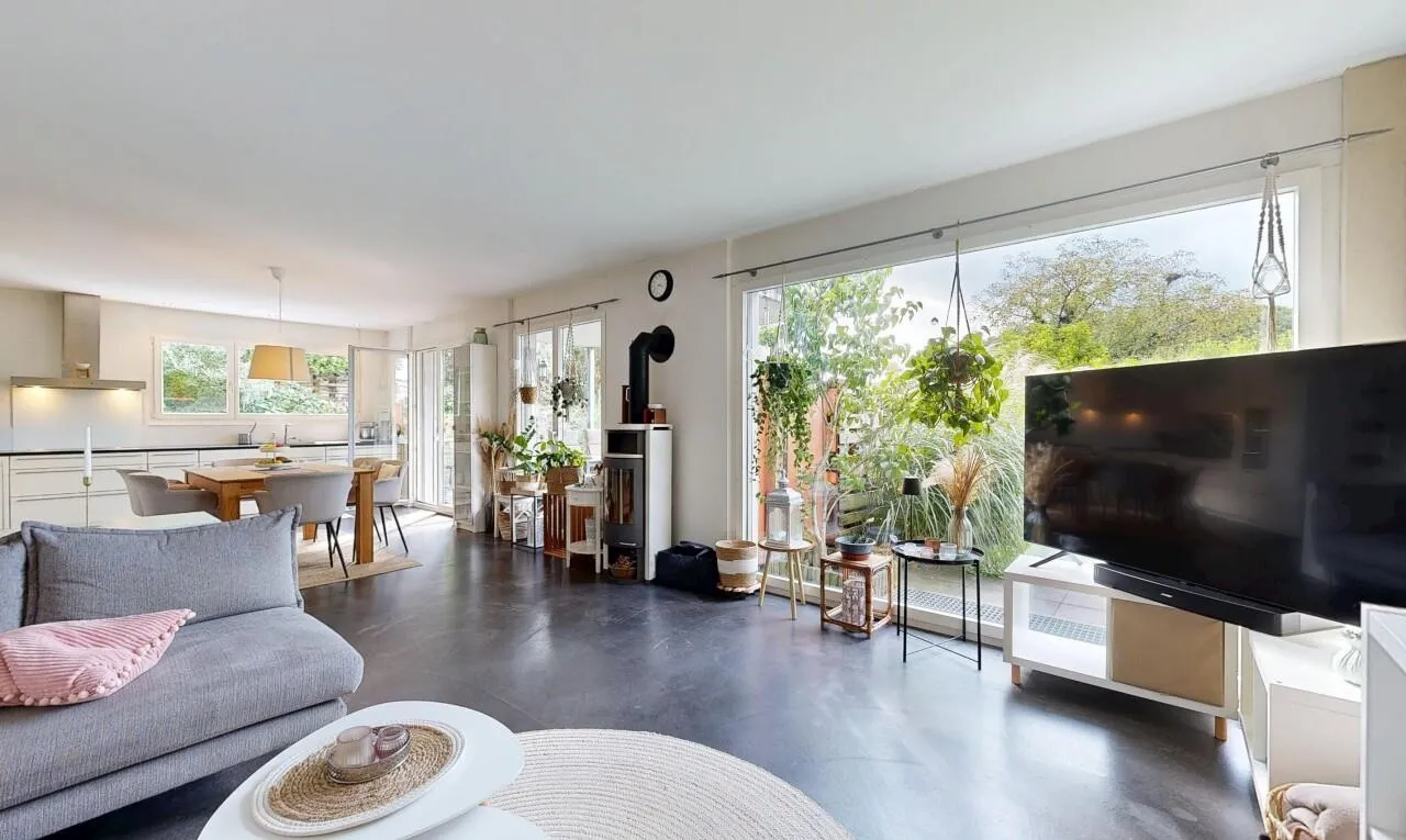 Freistehendes Einfamilienhaus mit Garten und Fernsicht in Biberstein