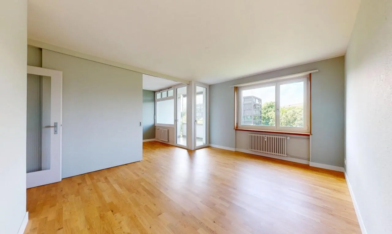 Modern renovierte 3.5-Zimmer-Wohnung mit Weitblick ins Grüne in Basel