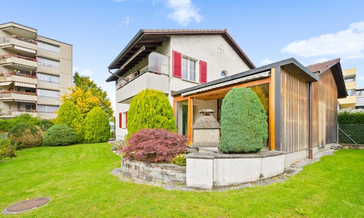 Freistehendes Familienhaus mit Potenzial an Toplage in Ittigen