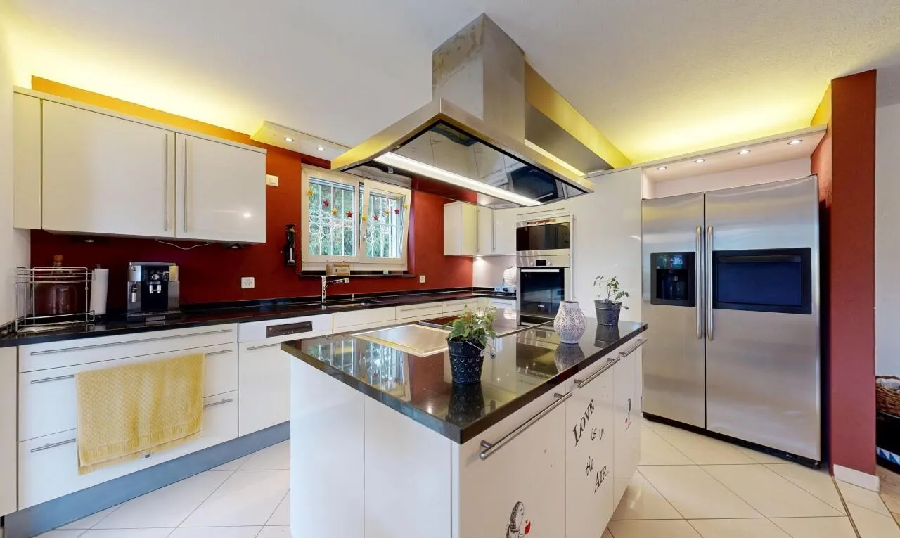 Freistehendes 5.5-Zimmer Einfamilienhaus mit Garten