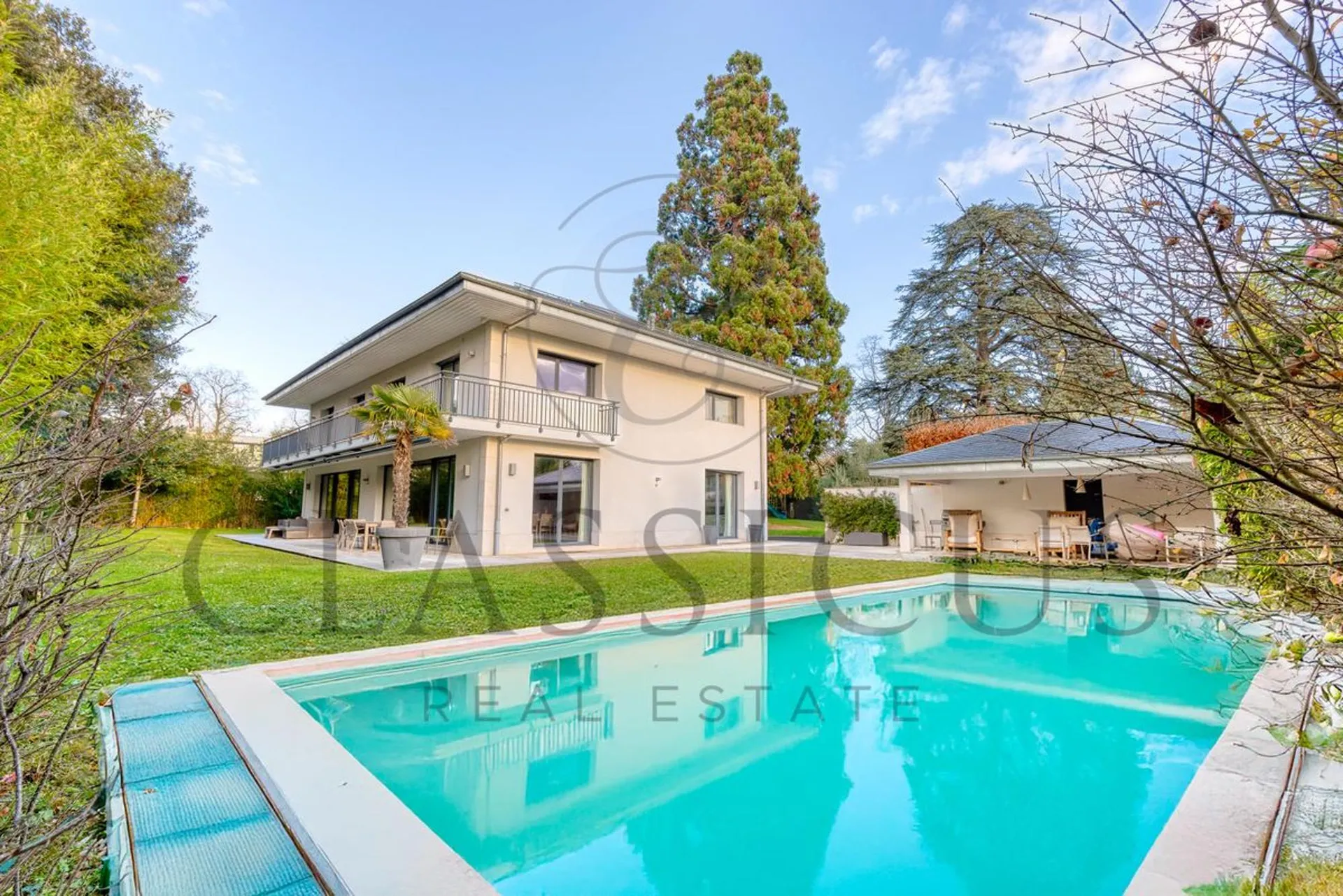 Contemporänes Prachtvilla mit Pool